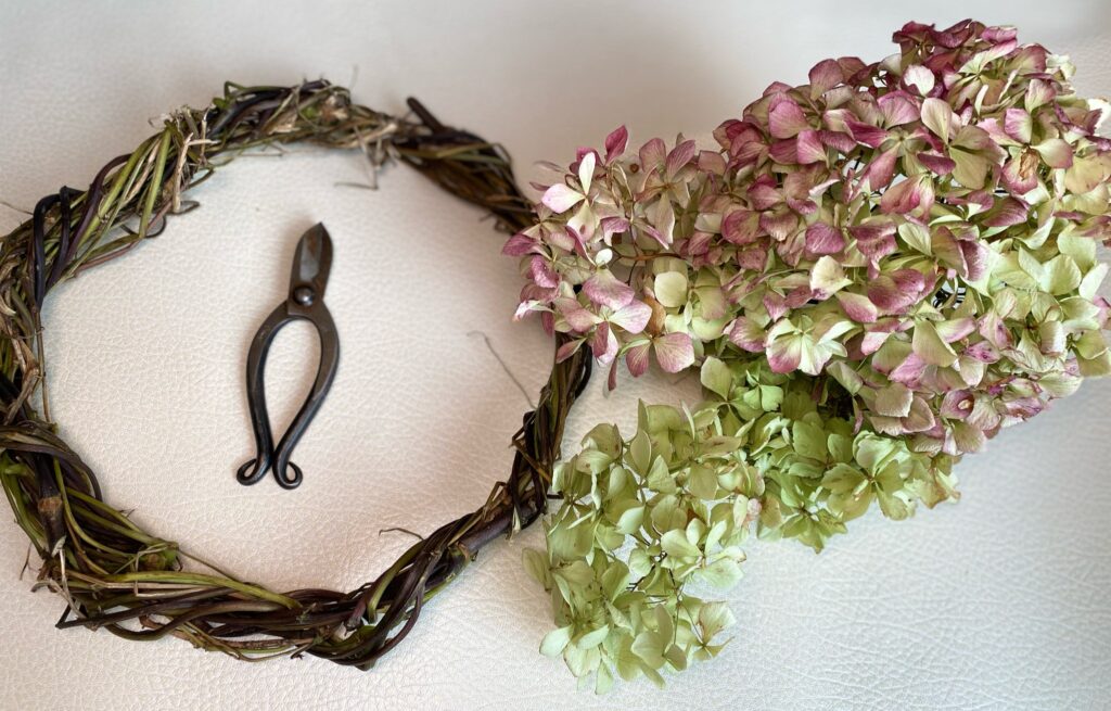 items for making the hydrangea wreath